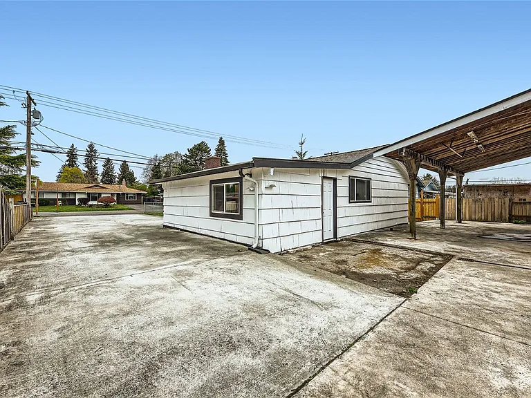11963 SE 160th St — Photo 22