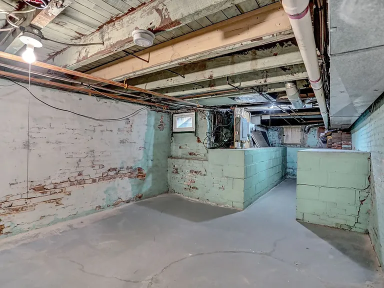 1409 Covington St — Photo 32
