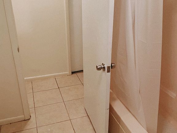 4th image of 1870 Lavonia Ln #1