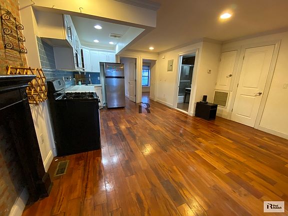 4th image of 187 Rogers Ave