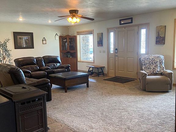 4th image of 279 Lakeport Ln