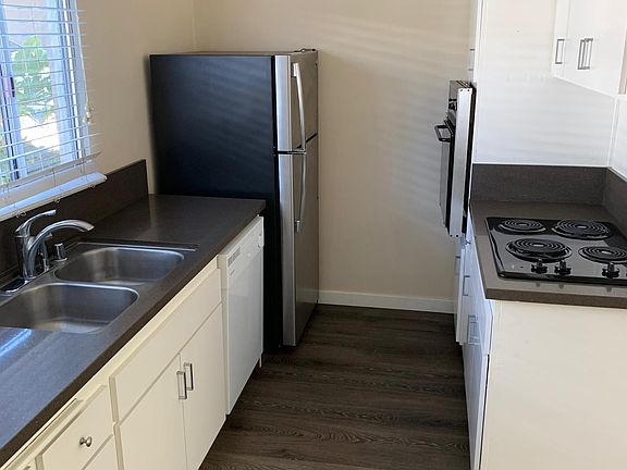 Kitchen with Quartz countertops. Newer Appliances included.