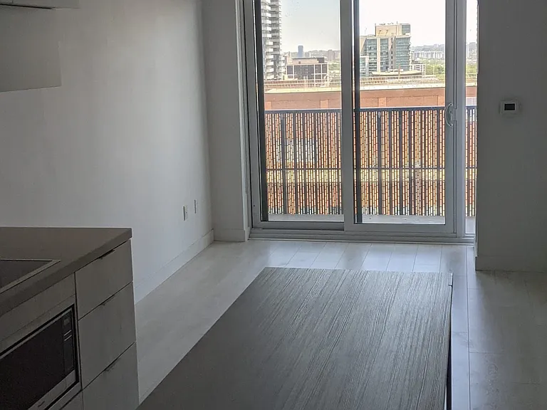 8 Eglinton Ave E #1410 — Photo 5