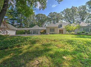 282 Southmoreland Pl, Decatur, IL 62521