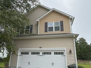 102 Lightwater Ct, Aberdeen, NC 28315