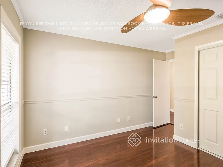 6708 Commodore Way — Photo 25