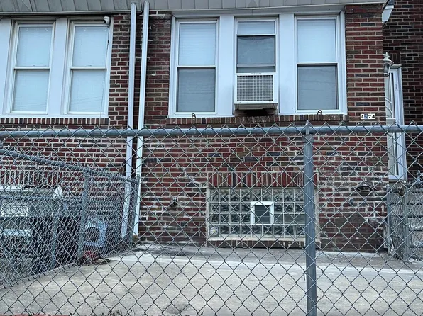 4574 G St, Philadelphia, PA 19120