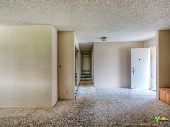 4th image of 2211 E Paseo Gracia