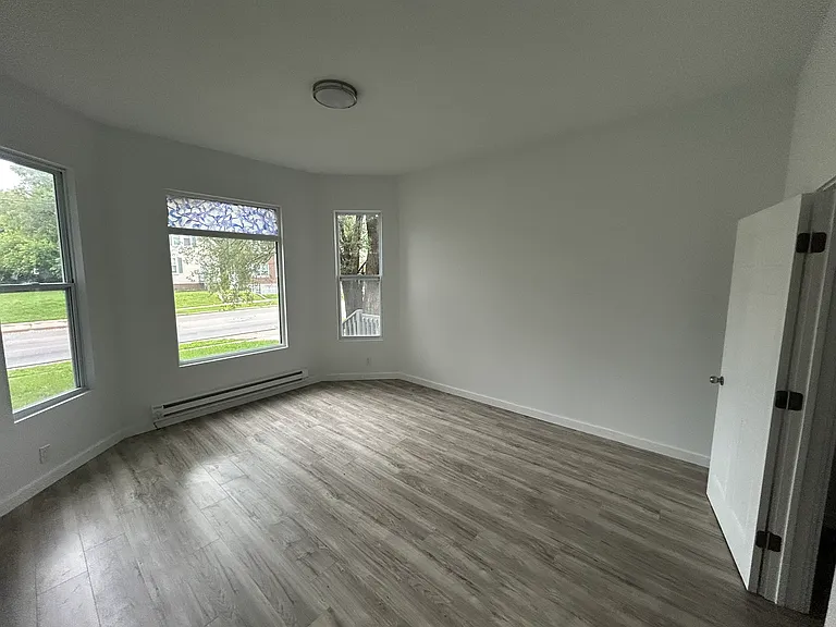 2400 N Sheridan Rd — Photo 6