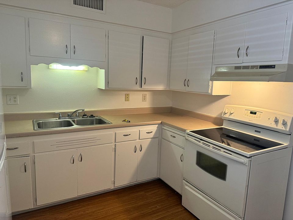 1st image of 1827 W Tuckey Ln #6