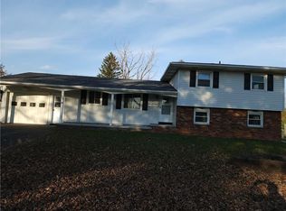 65 Avanti Dr, Rochester, NY 14606