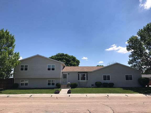 2nd image of 2711 Maris Ln