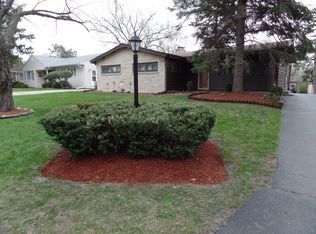 247 Mohawk Dr, Bensenville, IL 60106