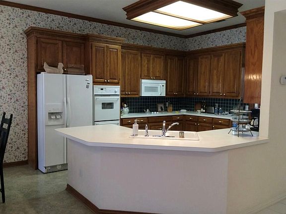 3rd image of 3613 Marianne Cir