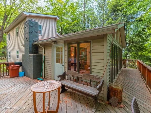206 Orono Dr, Pocono Lake, PA 18347