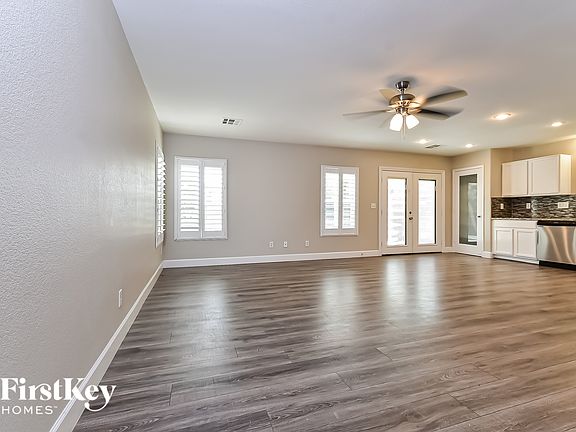 4th image of 11197 Sandrone Ave