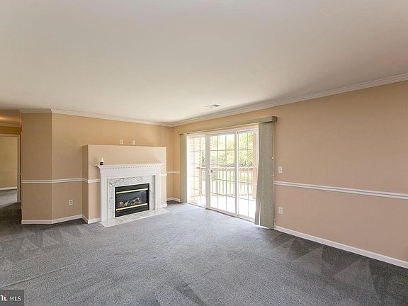 3rd image of 173 Brookland Ct APT 2