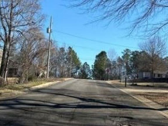 Exterior Neighborhood (street photo)