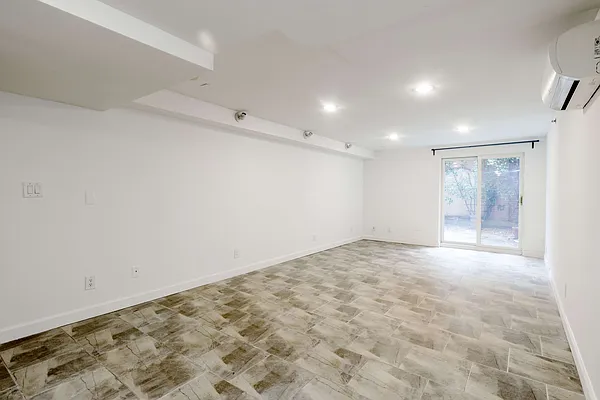 Rented by Compass | media 10