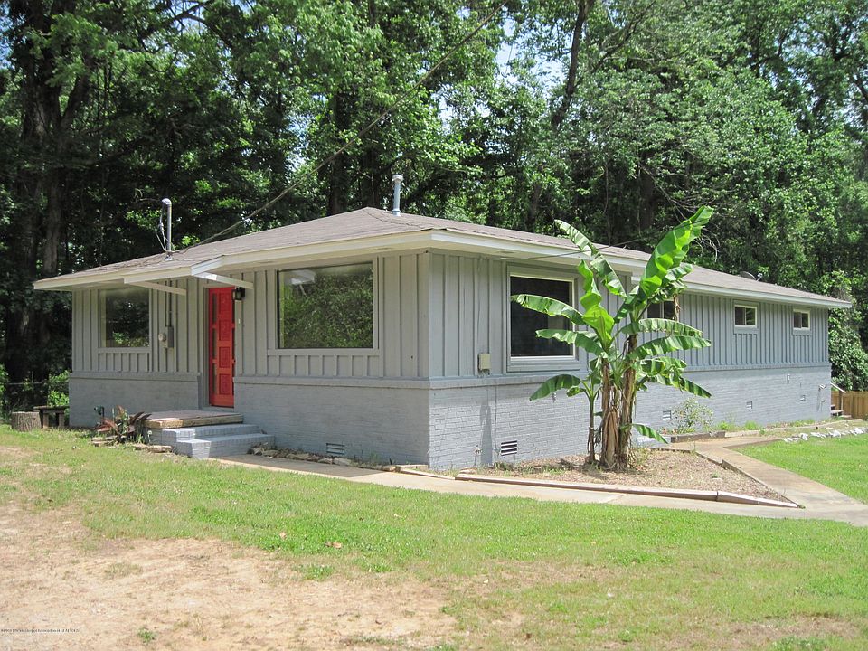 1st image of 2850 Woodland Lake Dr