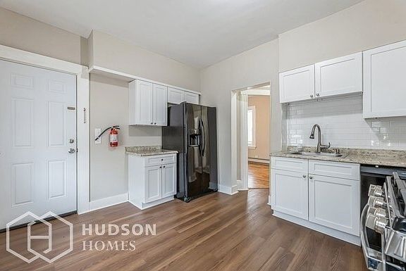 5th image of 455 Alden St #1