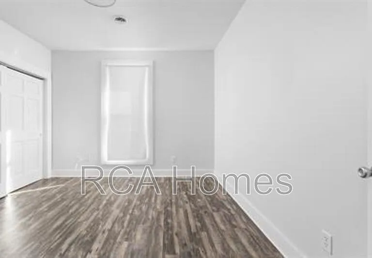 1112 Pleasant St #2 — Photo 12