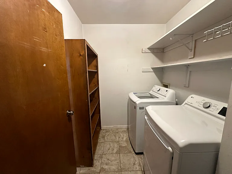 909 Chigwell Rd — Photo 14