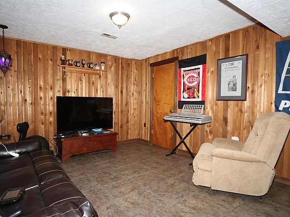 4th image of 20488 Longview Dr