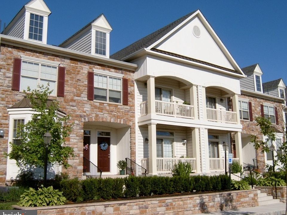 1st image of 301 Summer Ct