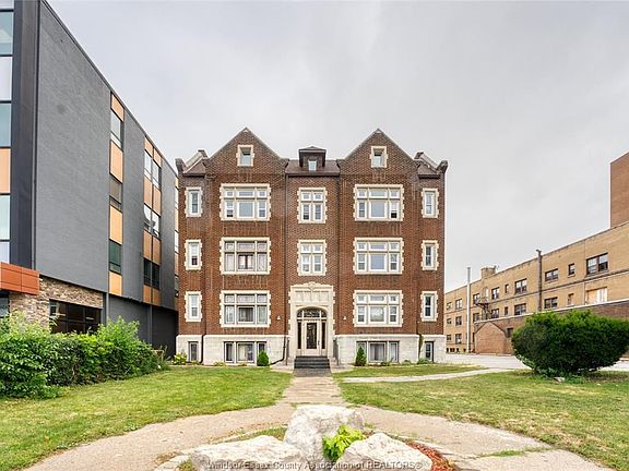 5th image of 1382 Ouellette Ave #7