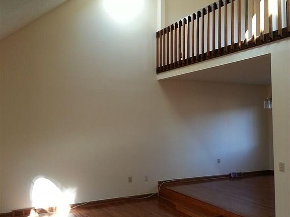 4th image of 5 Clifton Pines Dr