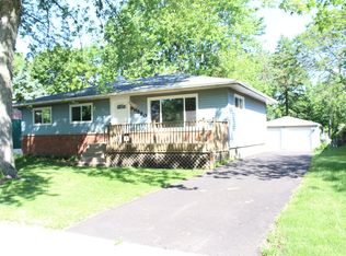 9N580 Flora Dr, Elgin, IL 60123
