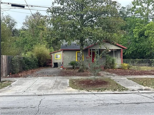 205 NE 9th St, Gainesville, FL 32601