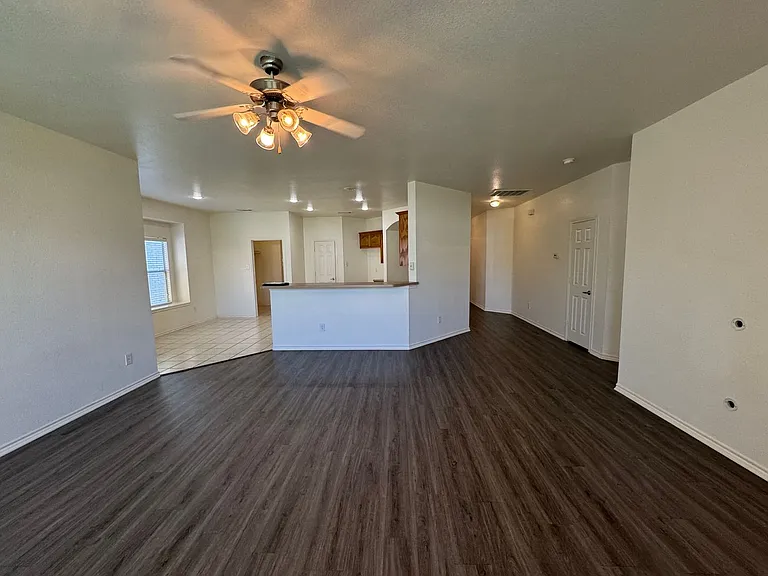 6109 Melanie Dr — Photo 19