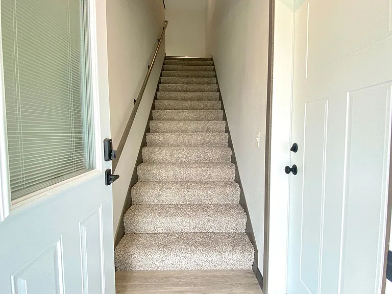 786 Peregrine Cir — Photo 34