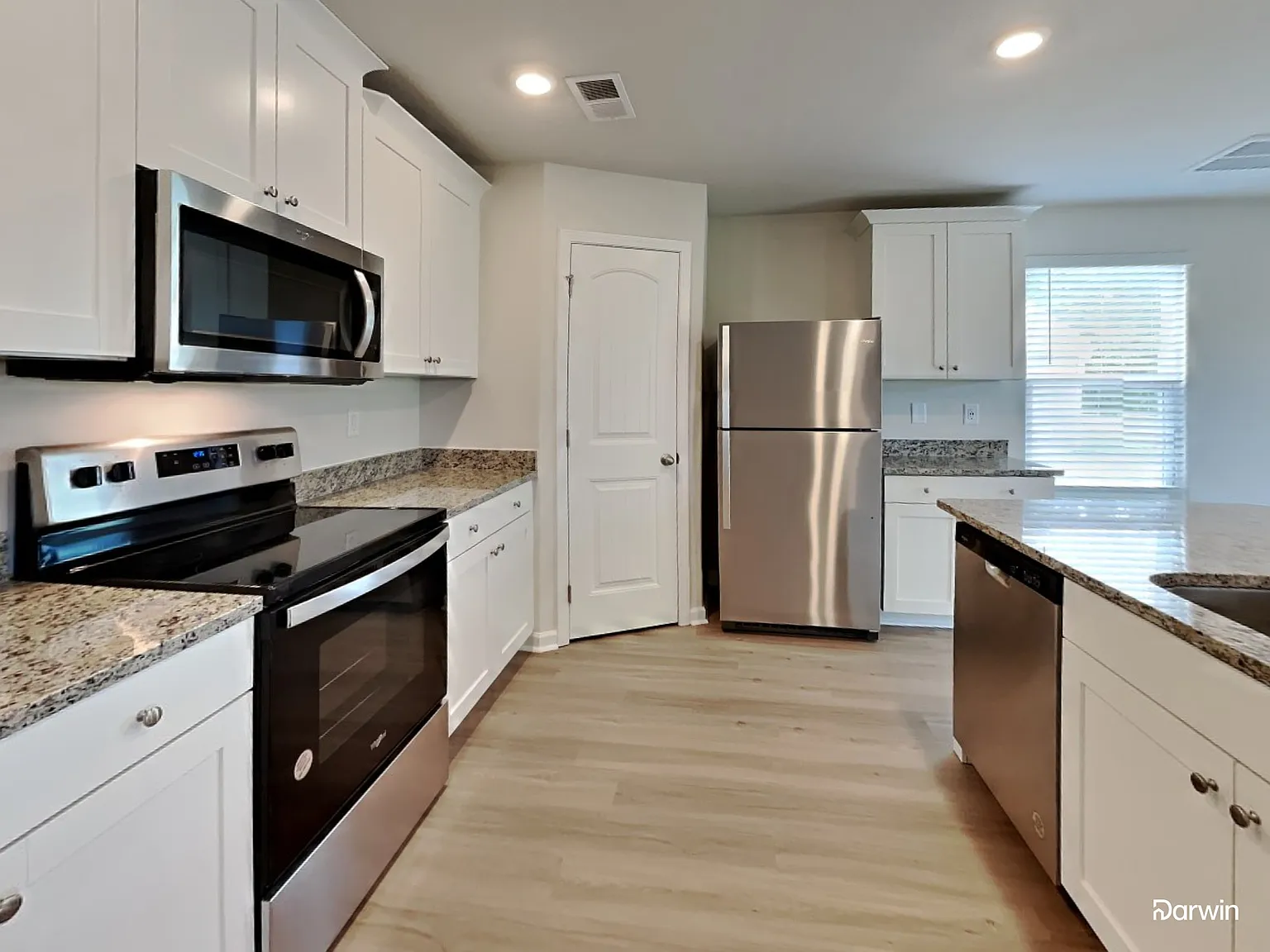 4 bed, 2.5 bath, 1800 sqft, $2,075 — Photo 3