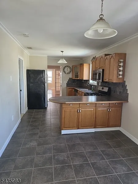 3 bed, 1.0 bath, $2,600 — Photo 2