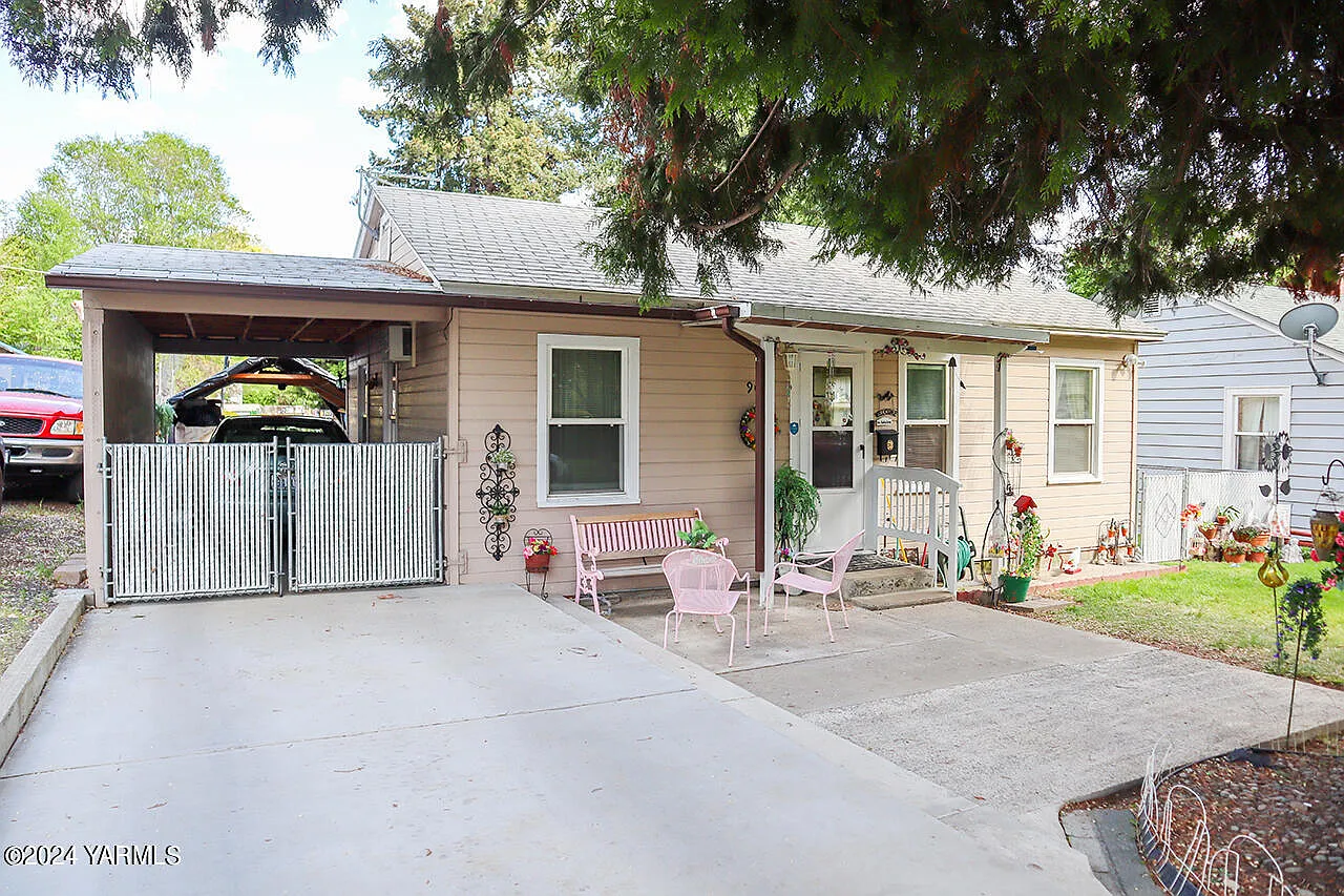 905 S 25th Ave photo 1
