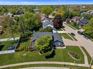 4690 Lindbergh Dr, Bettendorf, IA 52722