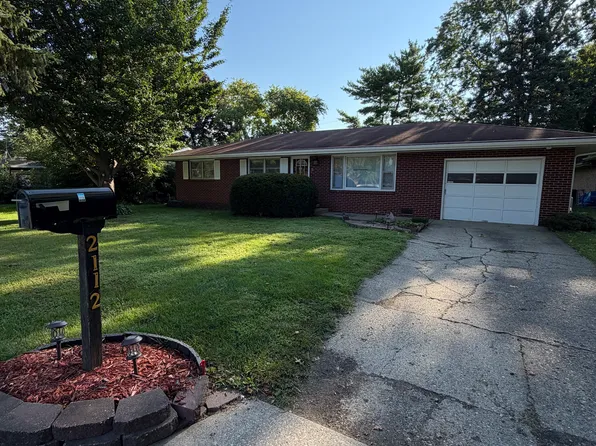 2112 Campbell Dr, Champaign, IL 61821