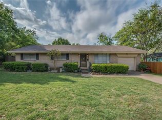 202 E Saunders St, Decatur, TX 76234