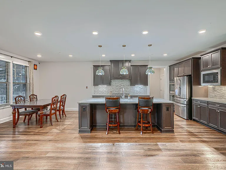 7142 Starmount Way — Photo 20