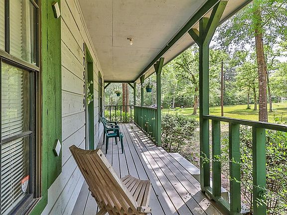 5th image of 17579 Country Ln