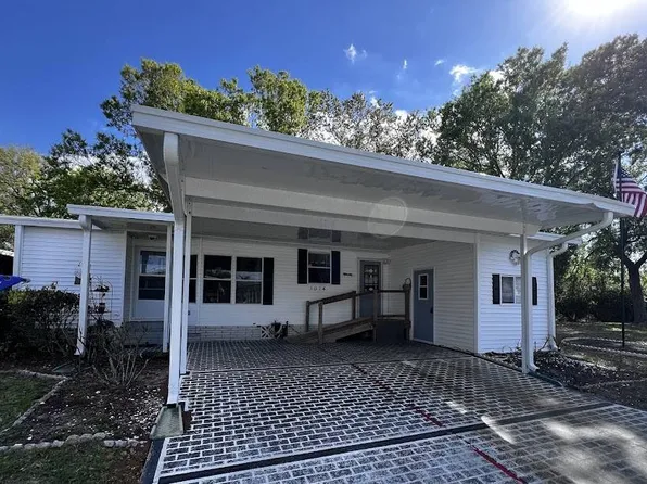 1014 Eagle Dr, Winter Haven, FL 33881