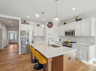 W198N5526 Magnolia Ct, Menomonee Falls, WI 53051