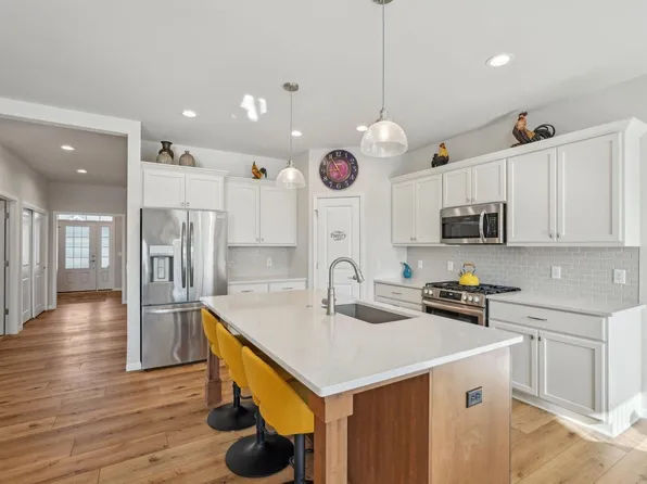 W198N5526 Magnolia COURT, Menomonee Falls, WI 53051