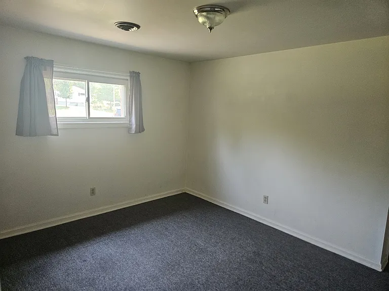 38 Brenda Ct #2 — Photo 10