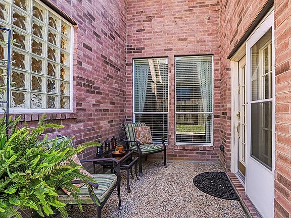 4th image of 2114 River Bend Way