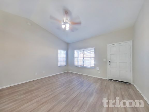 4th image of 515 E Rockwood Dr