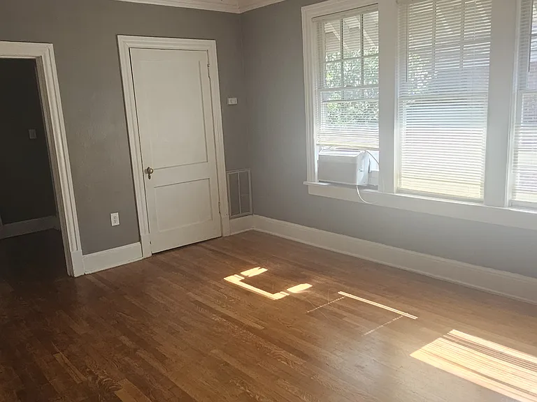 1943 Lamar Ave #16 — Photo 5